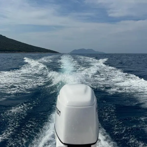 Chosen Boat Trip by T, hotel v destinaci Vlorë