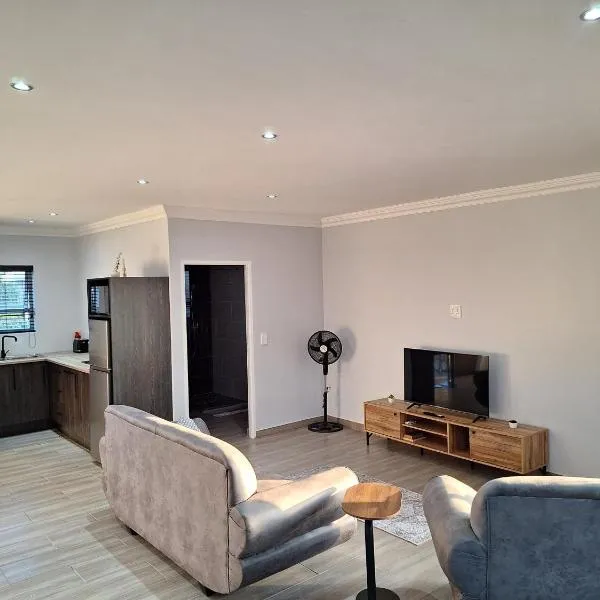 Skyline unit2, khách sạn ở Edenvale