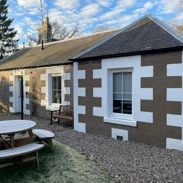 Beadles Cottage Lux Family Haven, hotell i Blairgowrie