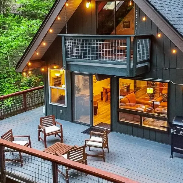 Bellingham A-Frame - Hot tub - Fireplace - Firepit, hotel a Bellingham