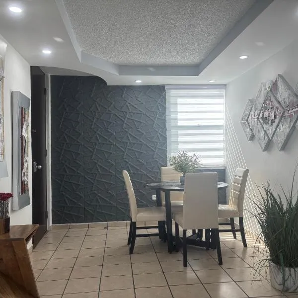 Private apartment near sju Solar Battery, hotel v destinaci Carolina