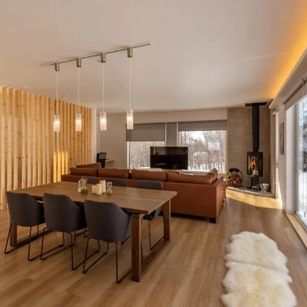 Tanuki House with spacious living room close to Rusutsu Resort, готель у місті Русуцу