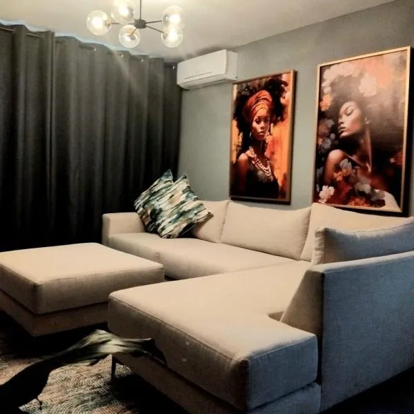 Stylish 1 Bedroom Apartment with Beautiful Sea View, hotel in Mossel Bay