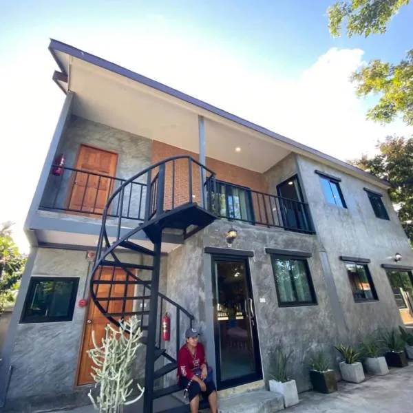 Bigland Homestay, hotel v destinaci Bang Sare