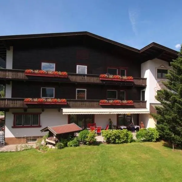 Hotel Garni Maximilian, hotel i Zell am Ziller