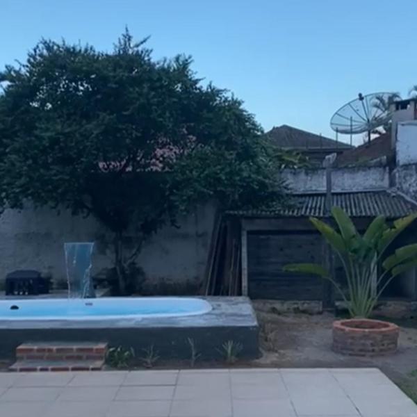 Casa do rio com piscina
