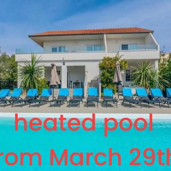 Royal choice with pool, hotel din Zadar