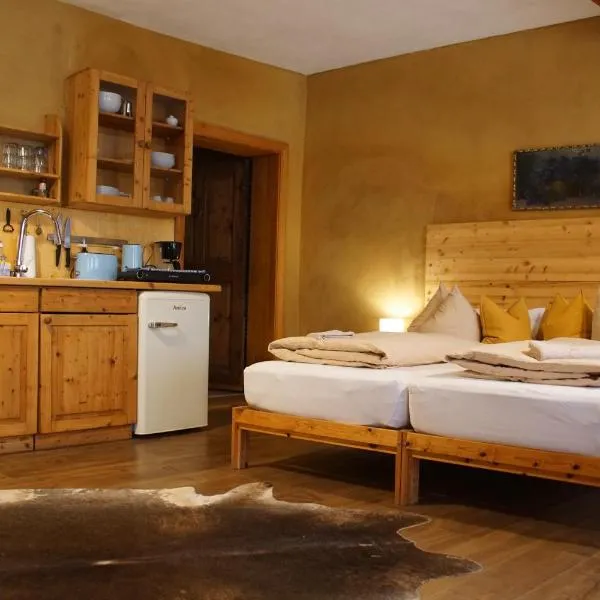 Pension zum Hirschstein, hótel í Greiz
