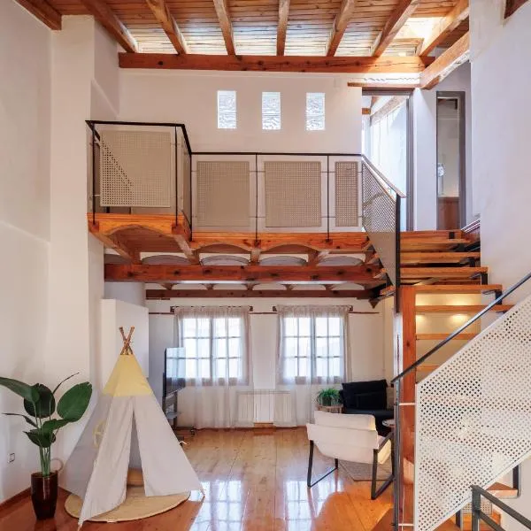 San Bartolome SB11 Casa con encanto bodega aire acondicionado y vistas al centro histórico by Apartamentoslogrono、ログローニョのホテル