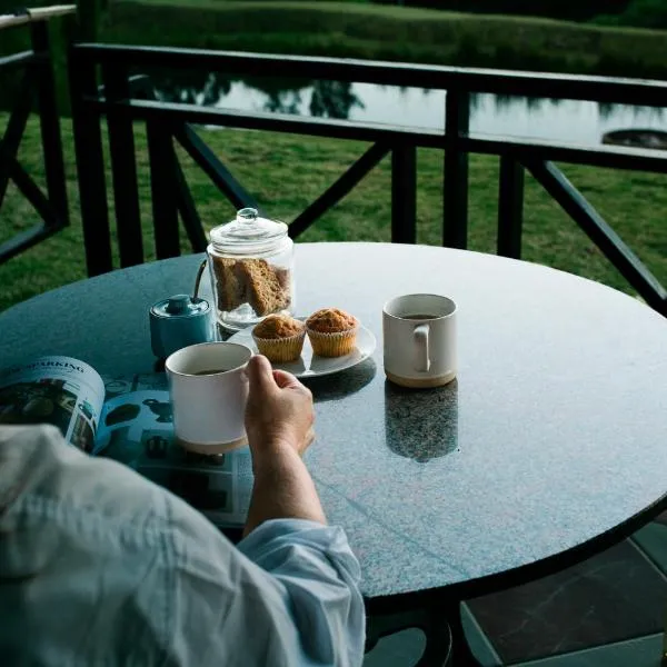 MontMartre Chalets & Venue, ξενοδοχείο σε Franschhoek