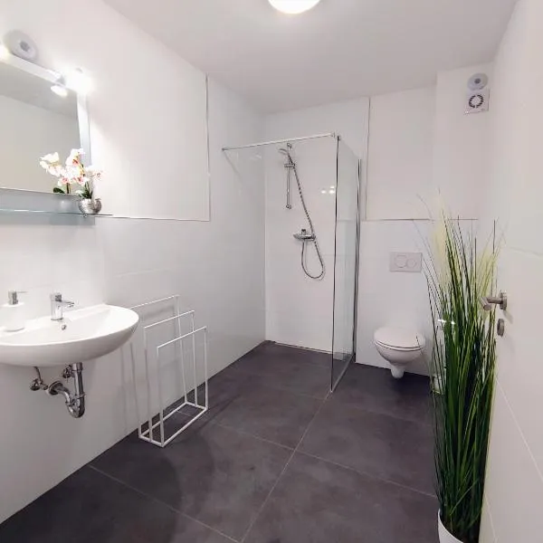 Apartment for 4 guests with 2 rooms, hotel v destinaci Geesthacht