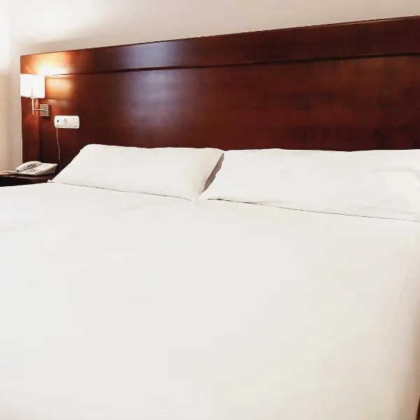 Hotel Campos de Castilla, hotel v destinaci Soria