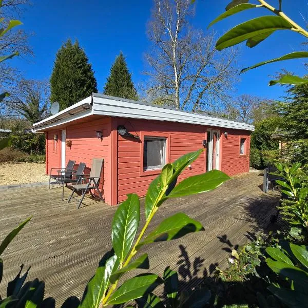 Cozychalet met prive Hot tub, hotel v destinaci Lanaken