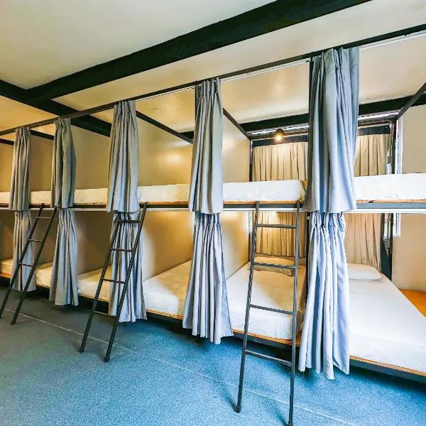 Laika Hostel, hotel v destinaci Camburi