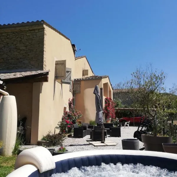 Gite Les Claouzals, hotel in Camon