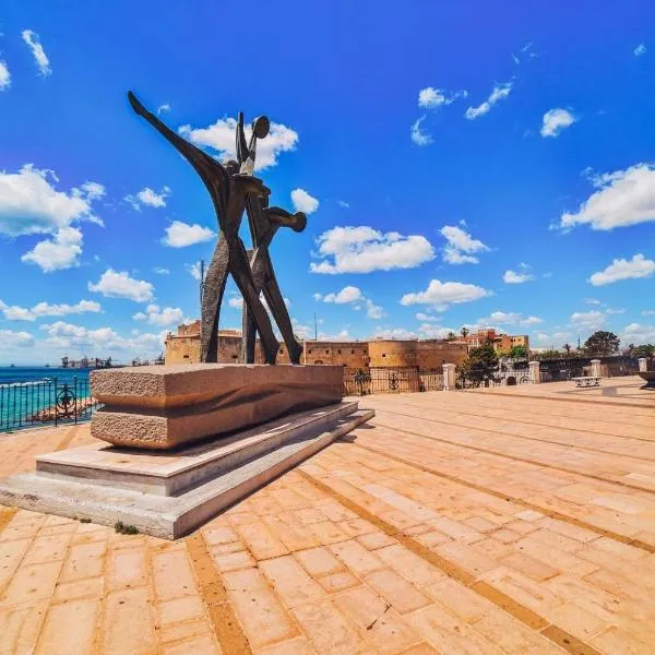 TOP LUXURY Inn, khách sạn ở Taranto