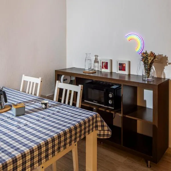 Appartamento Mimì a Milano، فندق في ميلانو