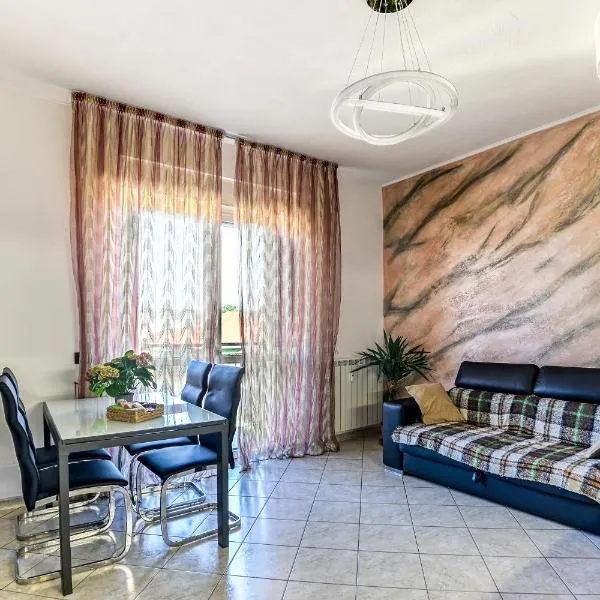 App 2rooms letto matrimoniale, letto singolo, divanoletto matrimoniale La Casa di Hellen a Saronno tra MilanoComoFieraMxpMonza, hotel v destinaci Saronno