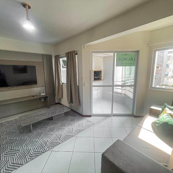 Amplo apartamento em residencial com piscina - 0455