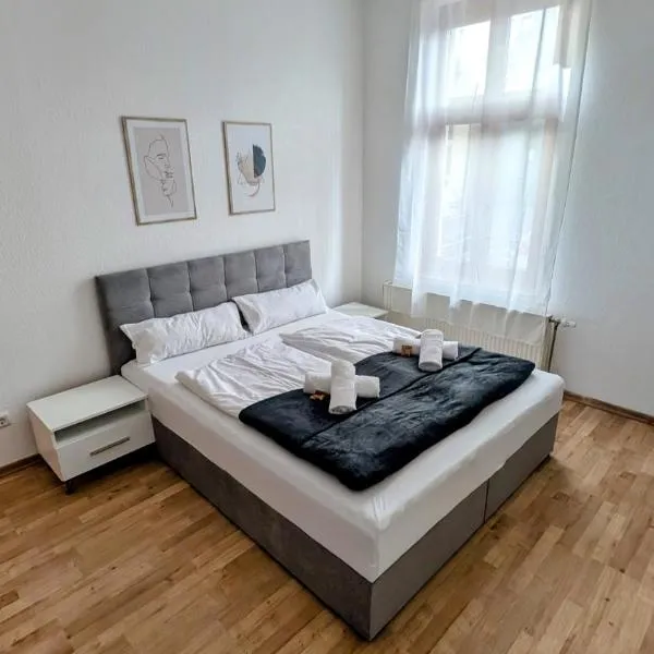 LeHaStays - Apartment Buckau 15 I 2 Zimmer I voll ausgestattete Küche I Balkon I Smart TV โรงแรมในมัคเดอบวร์ก