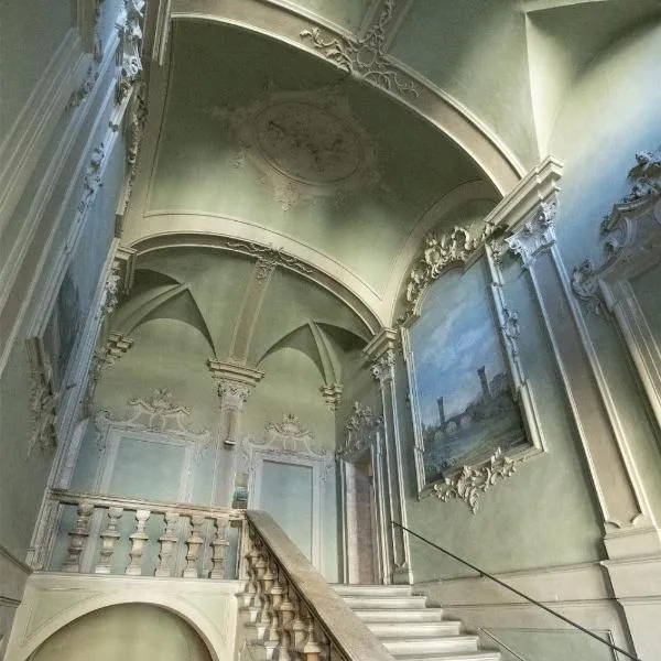 Amazing Serenity Flat for 7, AC, historic center, hotel a Faenza