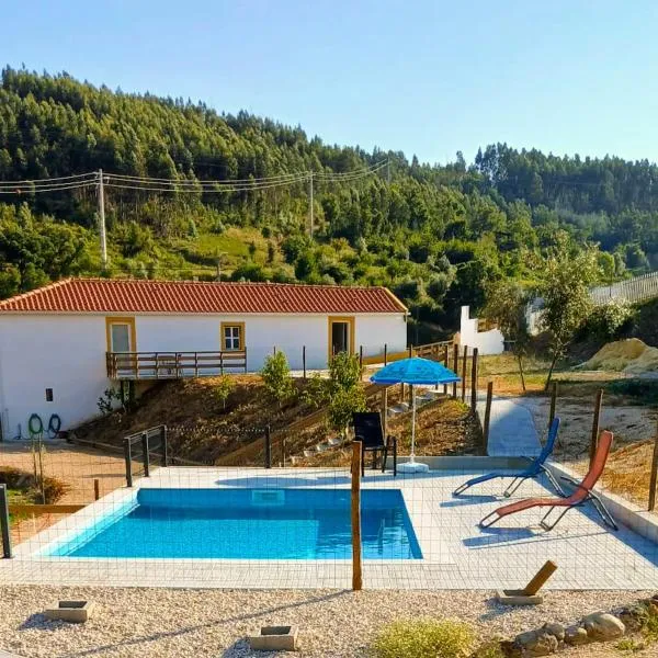 Villae Ceira & Serra Refúgio com Piscina junto à Serra da Lousã, hotel v destinaci Lousã