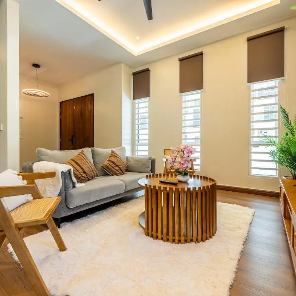 La Ferringhi Villa - Tropical Collection, by ALV, ξενοδοχείο σε Batu Ferringhi
