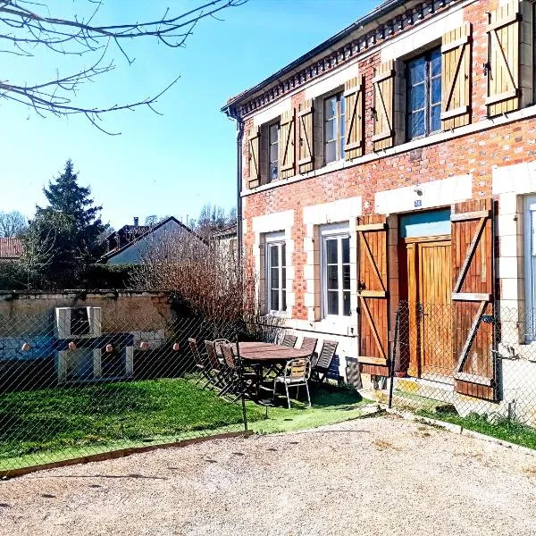 Gîte au calme de la campagne, jardin, billard, parking, Hotel in Écury-sur-Coole