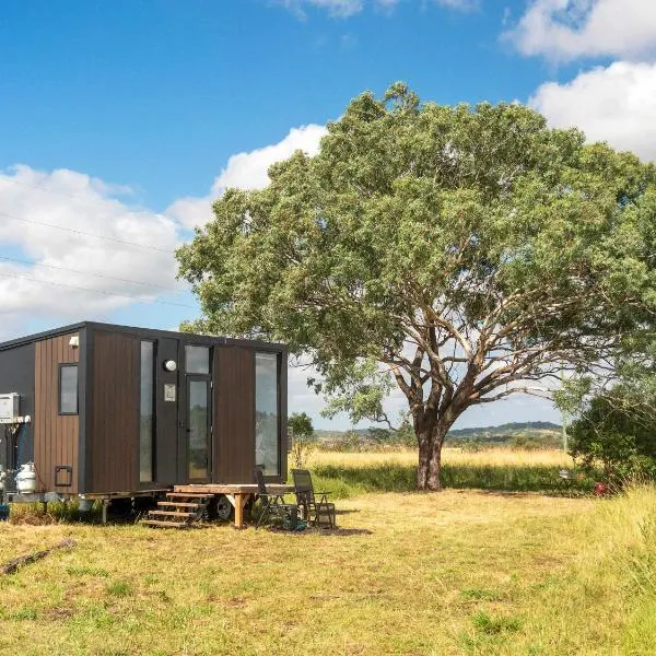 The Rocky At Stones Throw Away by Tiny Away, hotel in Pittsworth