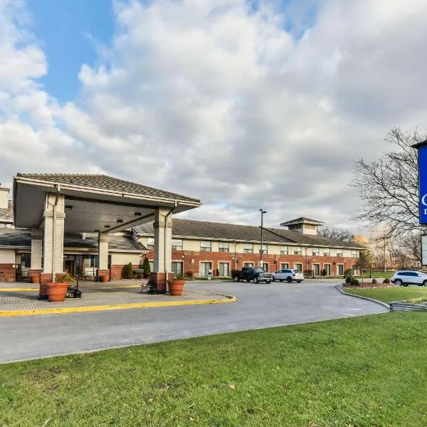 Comfort Inn & Suites Ambassador Bridge, hotel v destinaci Windsor