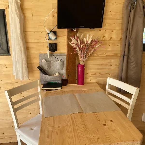 cabane, hotel in Saint-Vincent-de-Paul