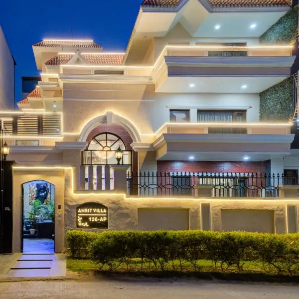 Amrit Hotel - Hotel & Banquet,Sector 32, hotel v destinaci Gurgáon