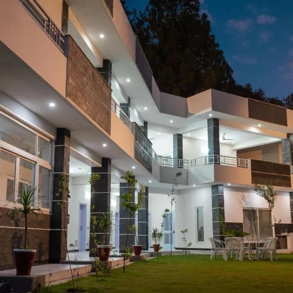 Jungle Retreat Pir Sohawa, hotel in Islamabad