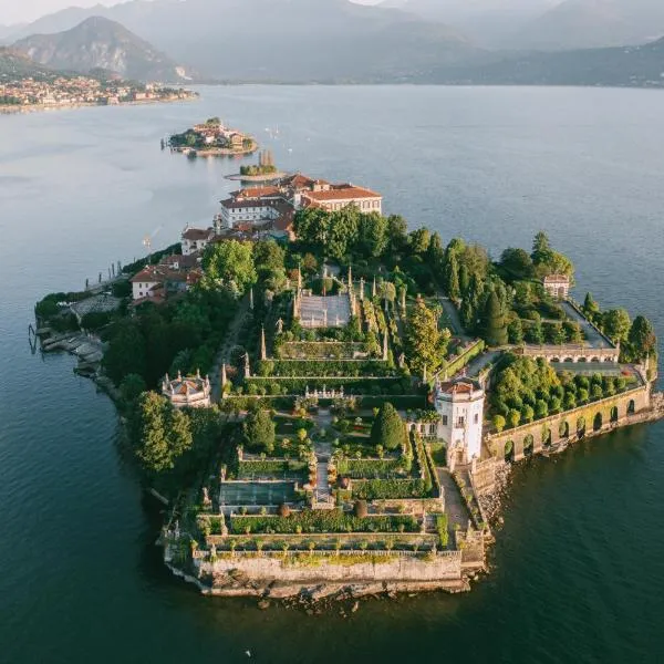 Suite Romantic vista Lago, hotel en Stresa