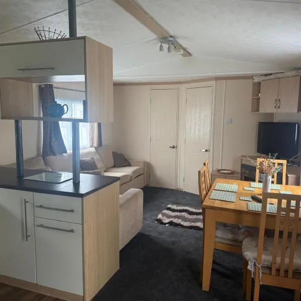 6 Bed Static Carvan Seawick Holiday Park, hotel v destinaci Saint Osyth