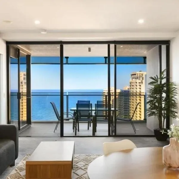 Circle on Cavill 2-Bed Sea View, hotel in Gold Coast