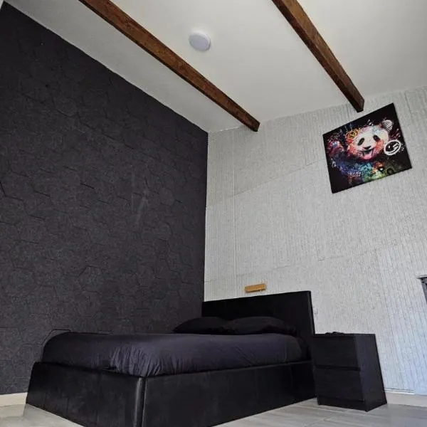 Maisonnette Grande Hauteur Proche Paris & Stade De France, hôtel à Drancy