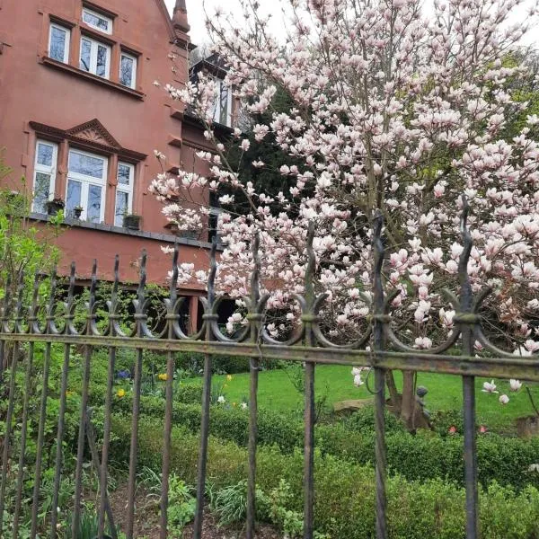 Ferienwohnung der besonderen Art in Villa am Glan, hotel en Meisenheim