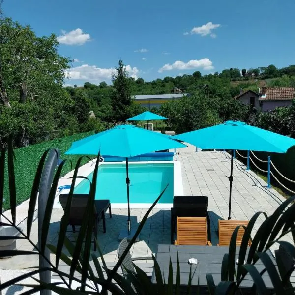 Olive garden house, hotel in Petrovaradin