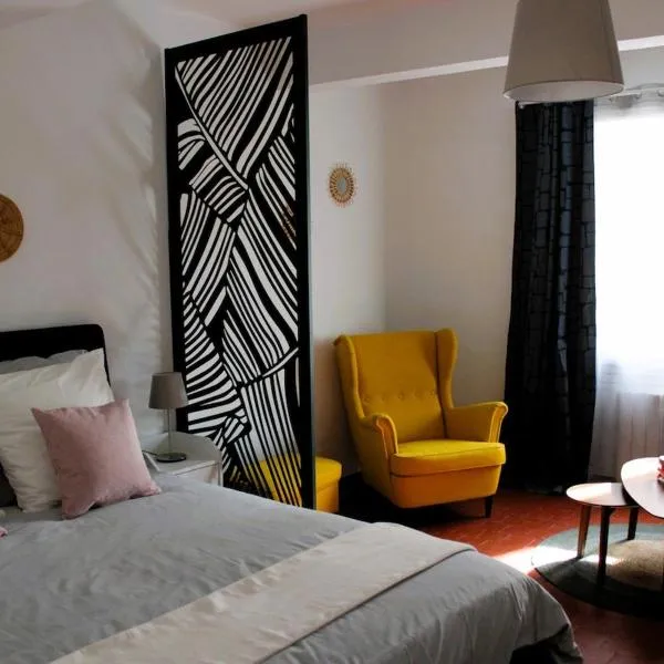 Appartement Centre Historique, hotel v destinaci LʼIsle-sur-la-Sorgue