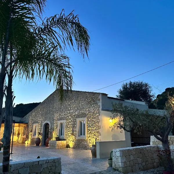 Casale 900 Country House, hotel in Avola