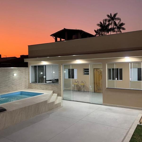 Casa entre Caragua e São Sebastião com piscina