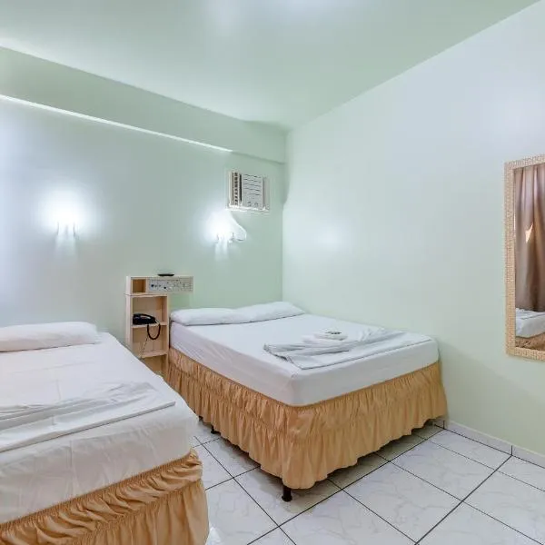 Oasis Chartouni Hotel, hotell sihtkohas Blumenau