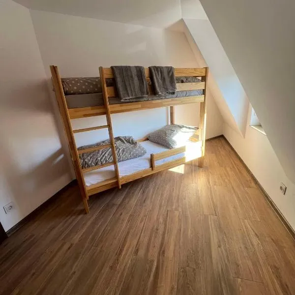 Bestdrive Pokój 7, hotel v destinaci Babienica