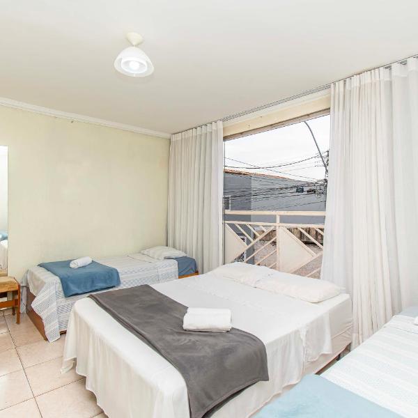 Quarto familiar, 1 cama de casal e 2 de solteiro