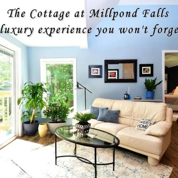 Cottage at Millpond Falls - A Romantic Escape, hotel in Warwick