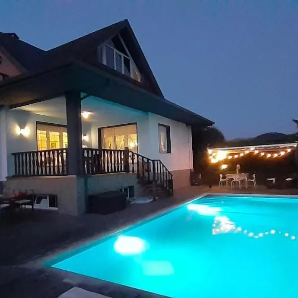 Villa en Urdaibai, готель у місті Celayeta