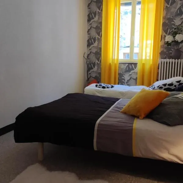 COUNTRY Cottage, hotel in Craponne-sur-Arzon