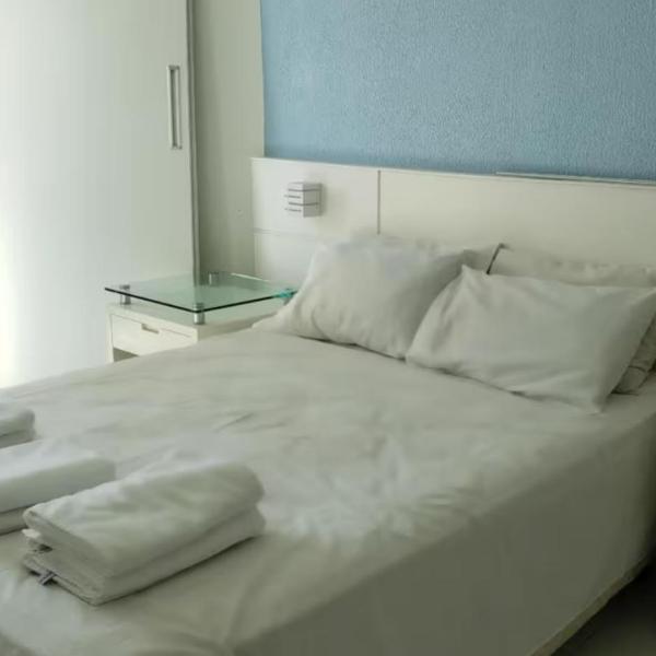 Suíte e Quarto em apto Compartilhado Frente Mar