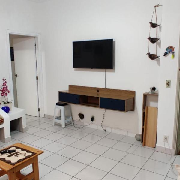 Apartamento apenas 300m da praia da Enseada no Guarujá